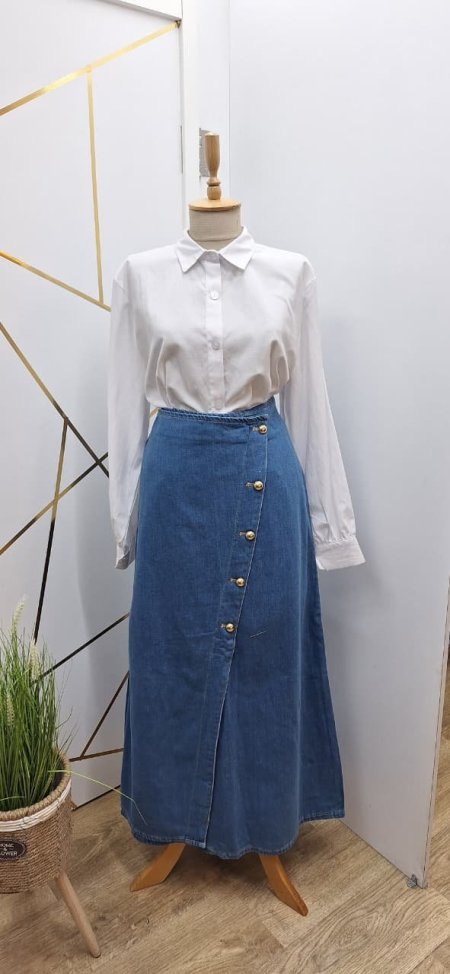 تنورة جينز بأزرار